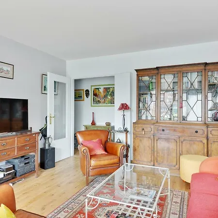 19 Avenue Claude Debussy Apartman *